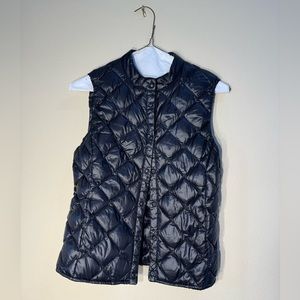 Black Uniqlo vest